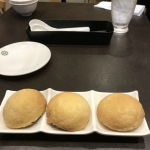 ティムホーワン(TIM HO WAN 添好運)のベイクド チャーシューバオ  Baked BBQ Pork Buns (酥皮焗叉燒包、チャーシューメロンパン)は、稀に見るおいしさ！